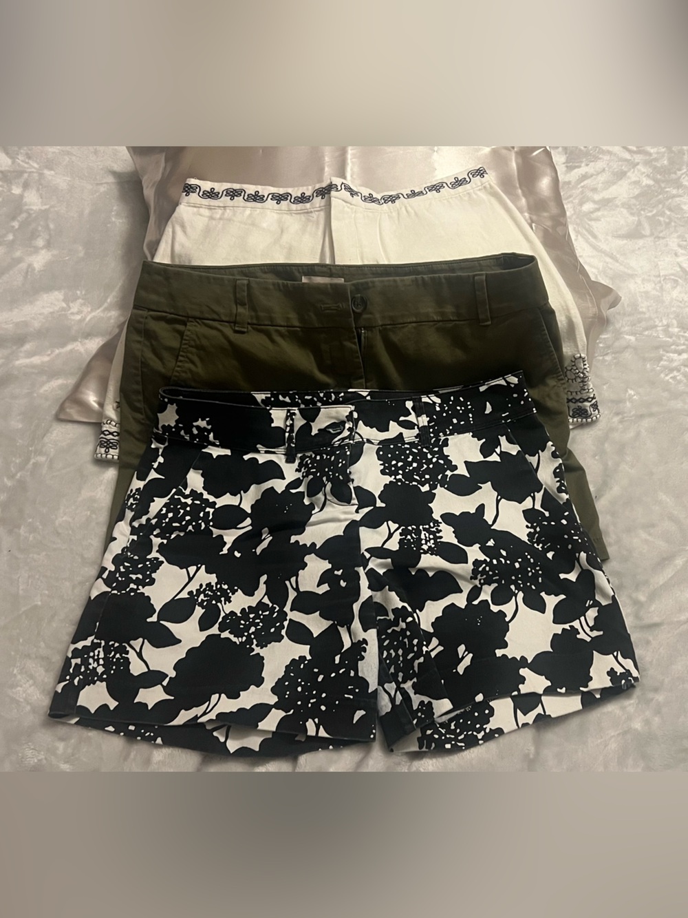 3 pair of cute shorts from Zara, Loft and White House Black Market_Size 10
